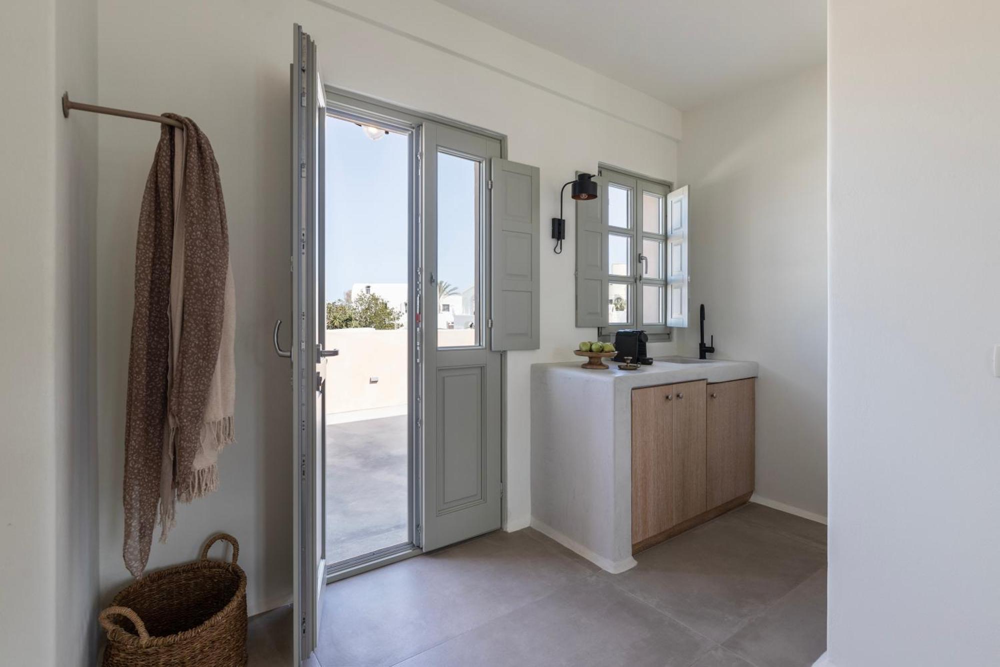 Frescoes Luxury Suites By Kb Hospitality Mesaria Eksteriør billede